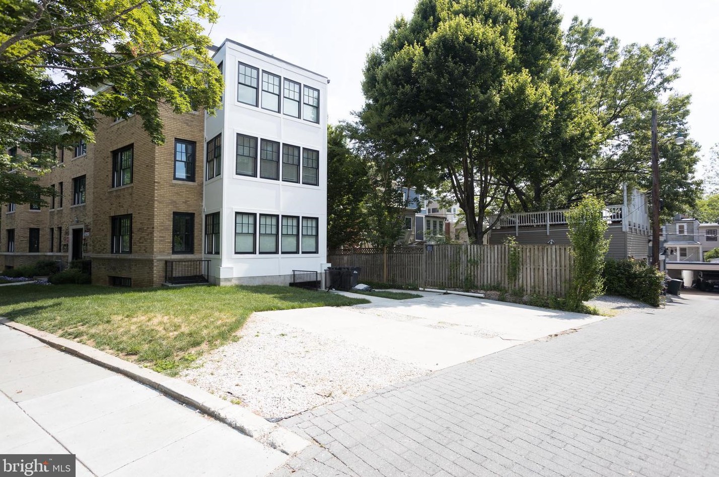 2869 28th Nw #1, Washington, DC 20008
