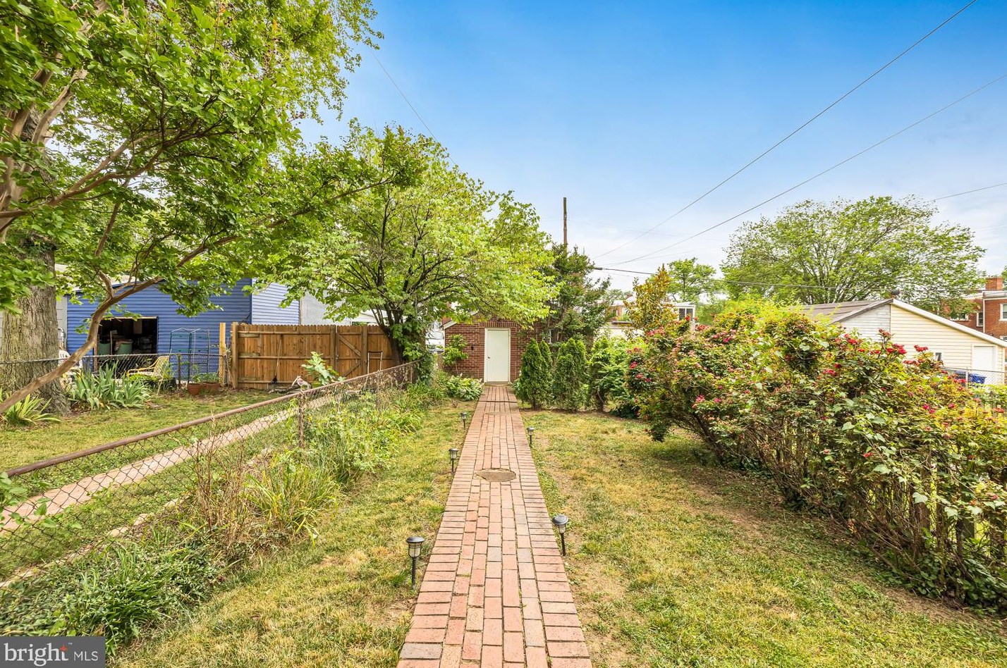 128 Ingraham St, Washington DC  20011-6618 exterior