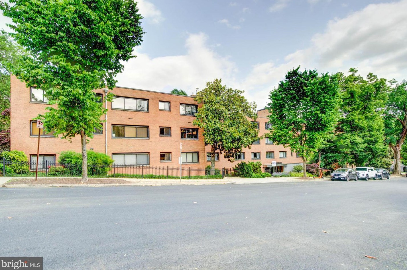 2725 39th St Nw #406, Washington, DC 20007