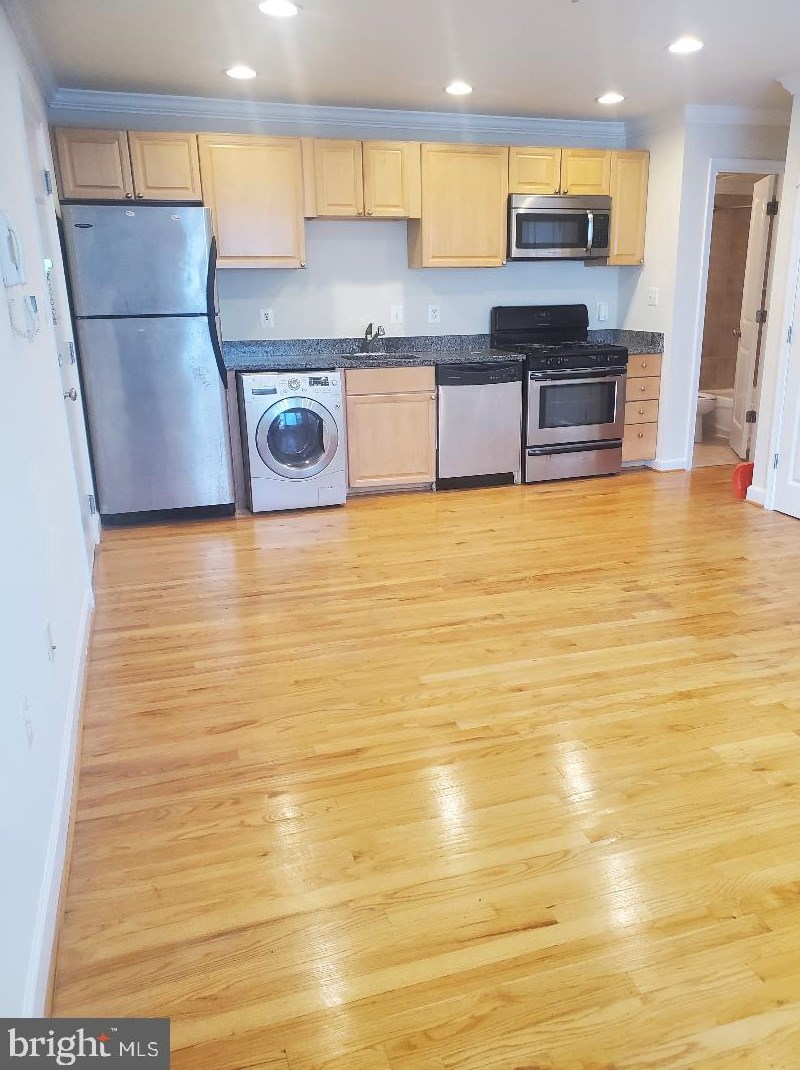 723 Longfellow St Nw #101, Washington, DC 20011