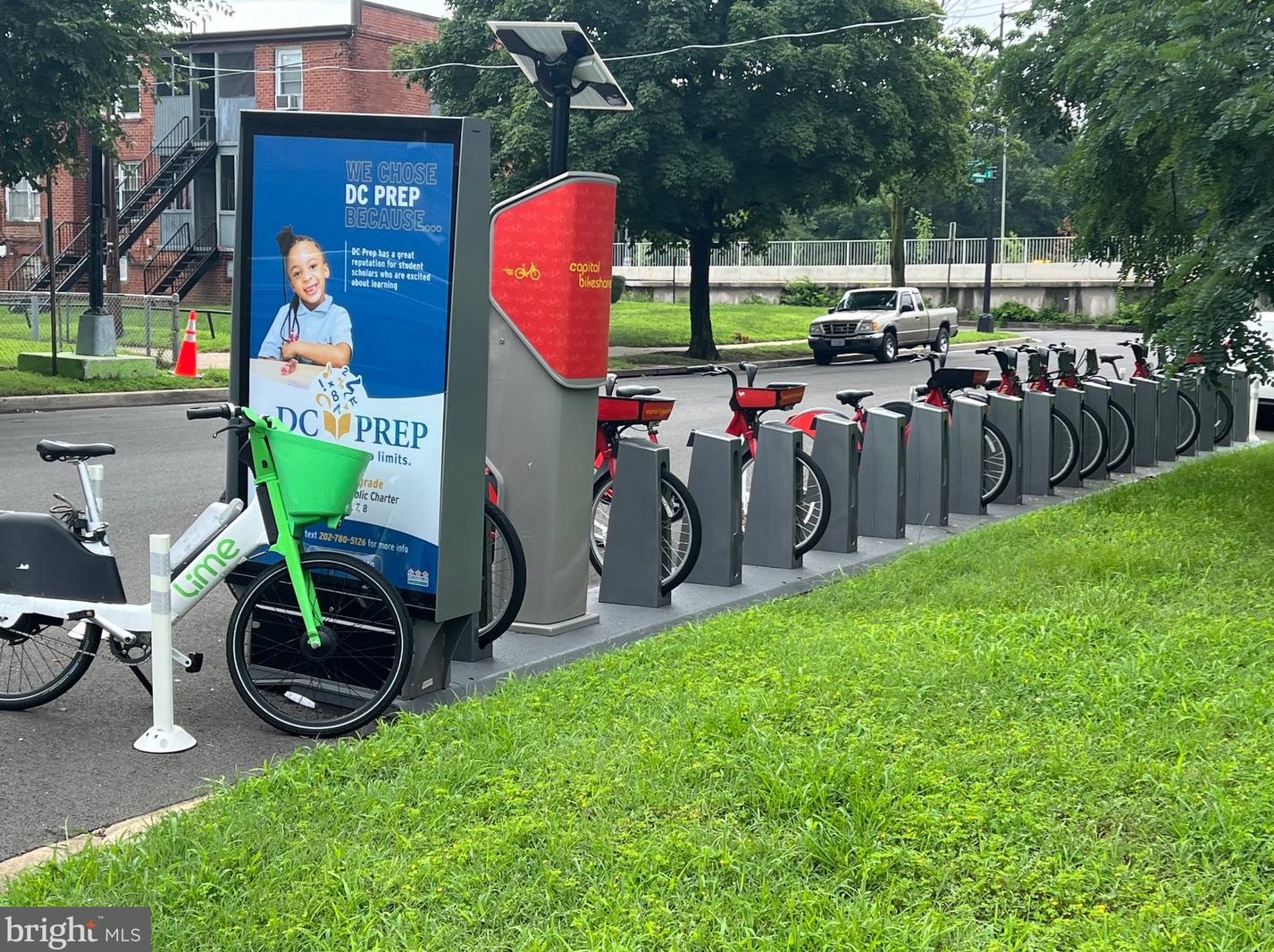 3342 Alden Pl, Washington DC 20019-1314 exterior