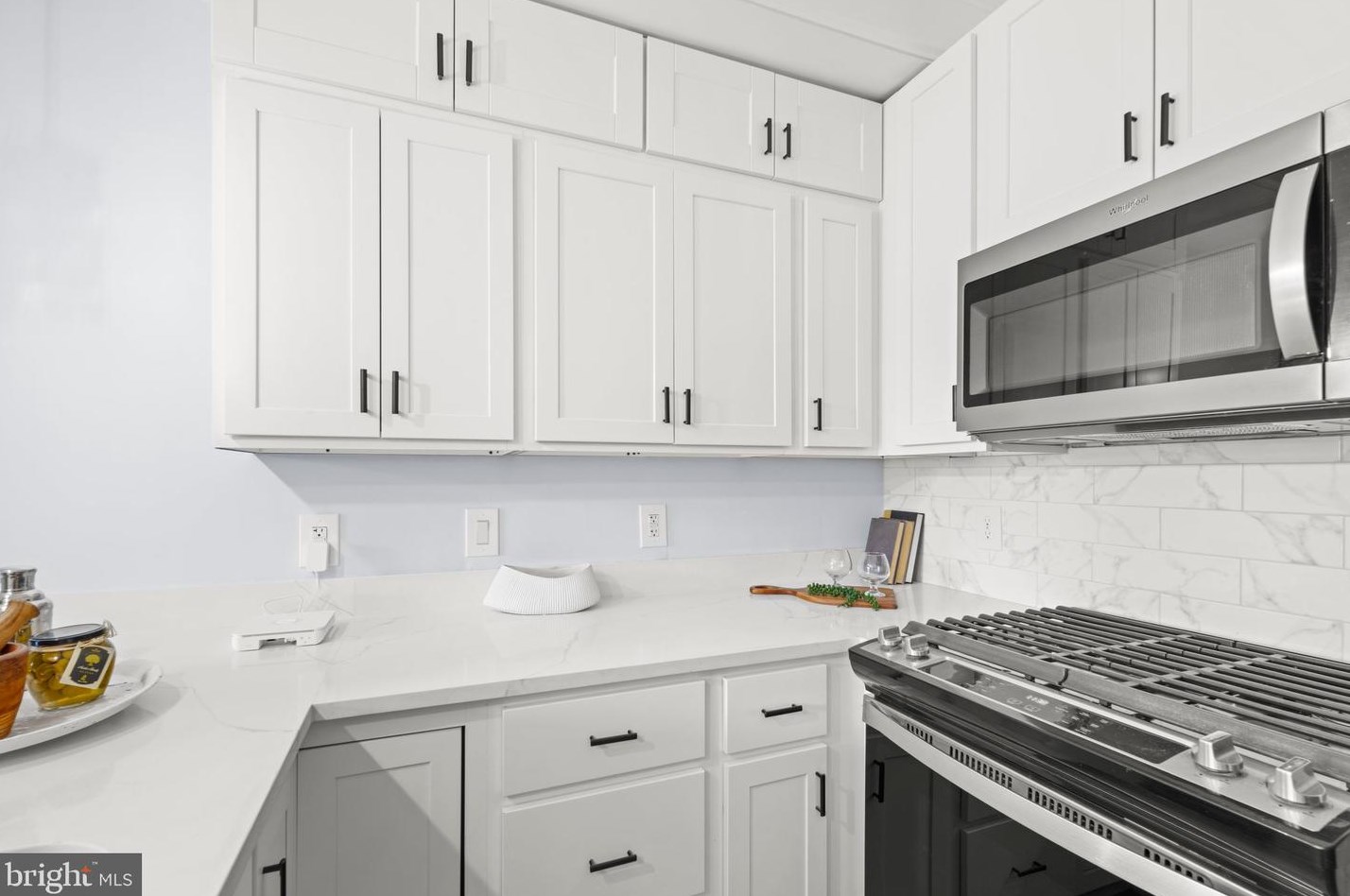 1111 Holbrook Ter, Washington DC 20002-2704 exterior