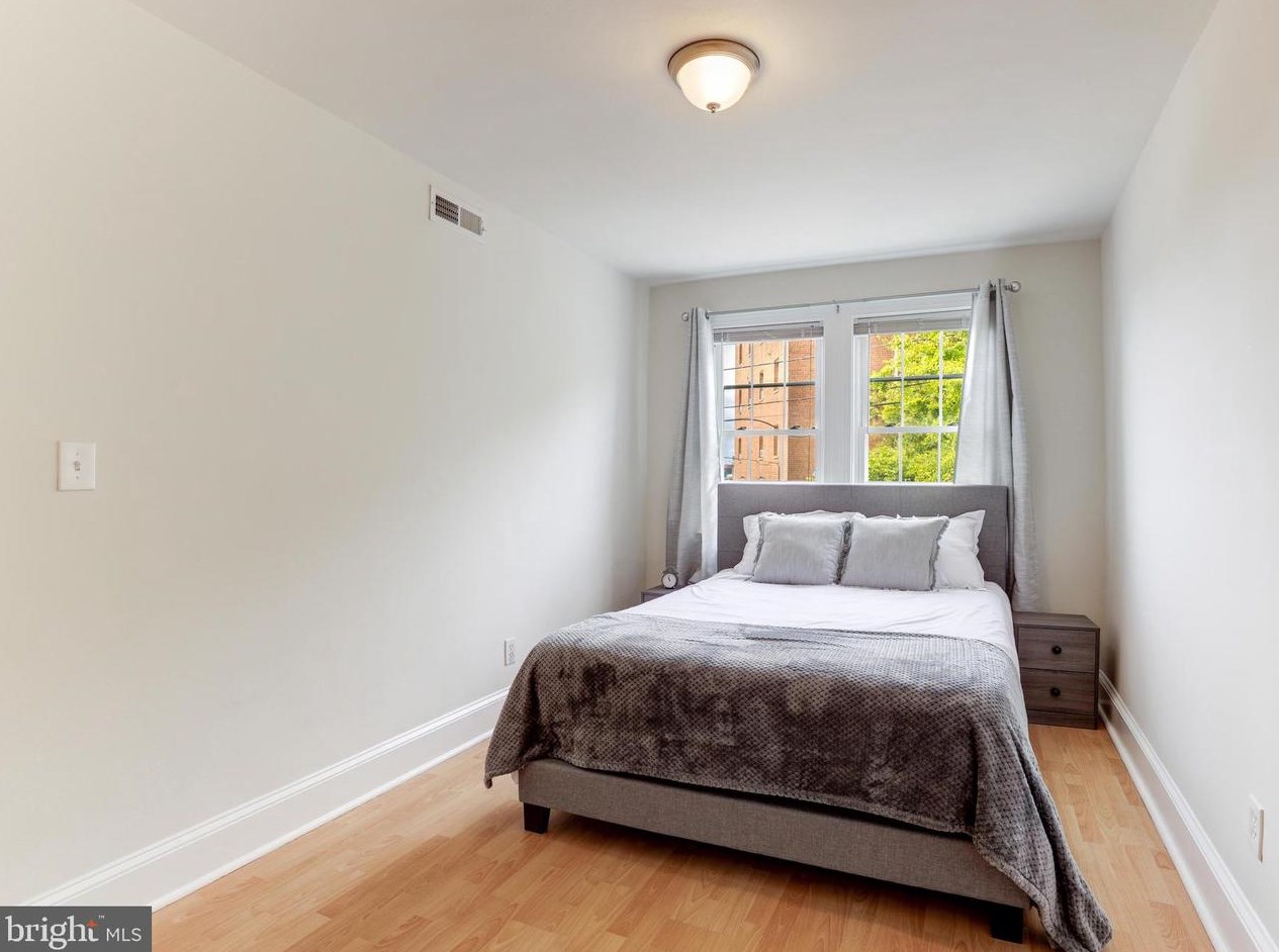 916 19 St, Washington DC 20002-4085 exterior