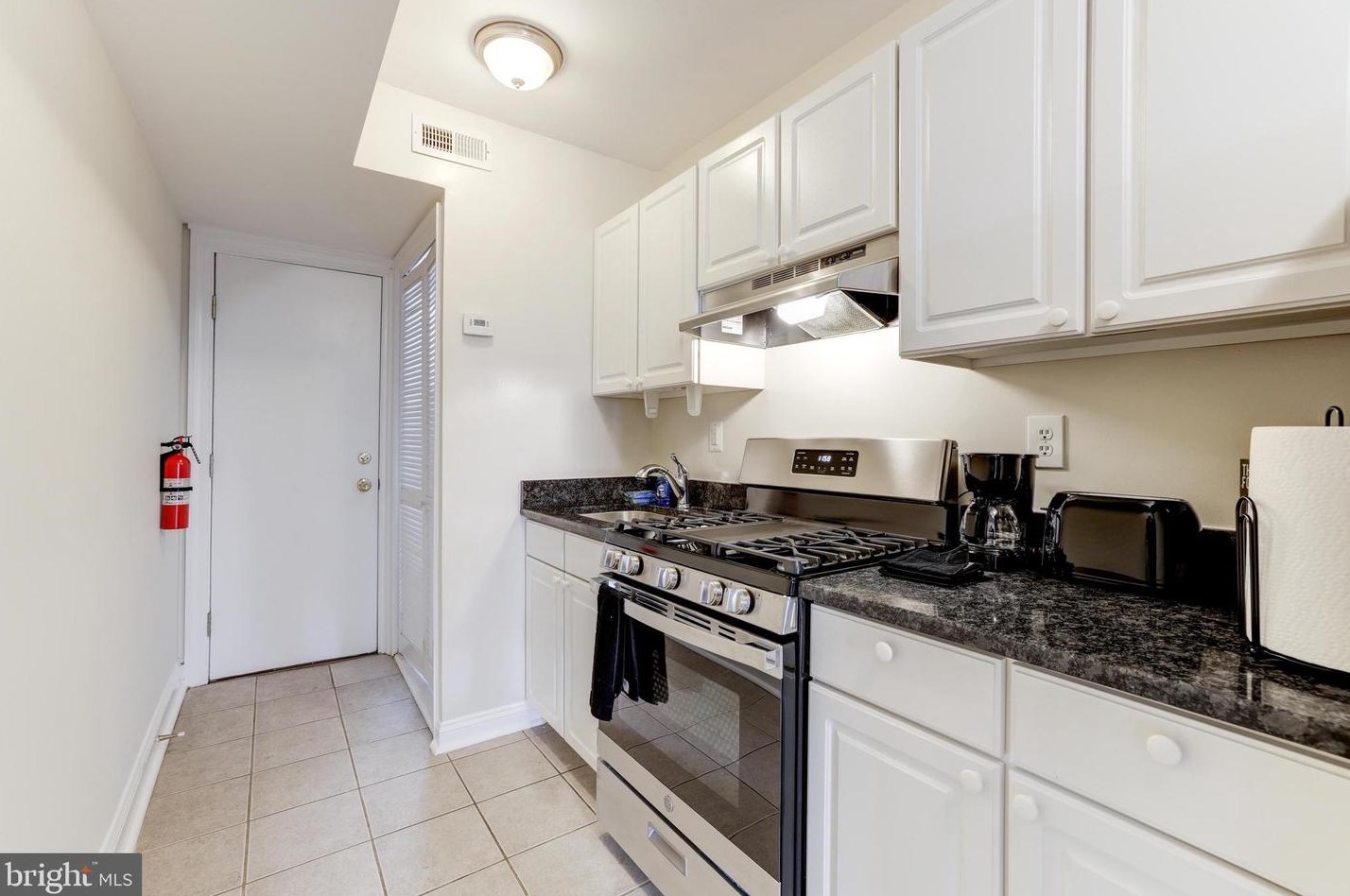 916 19 St, Washington DC 20002-4085 exterior