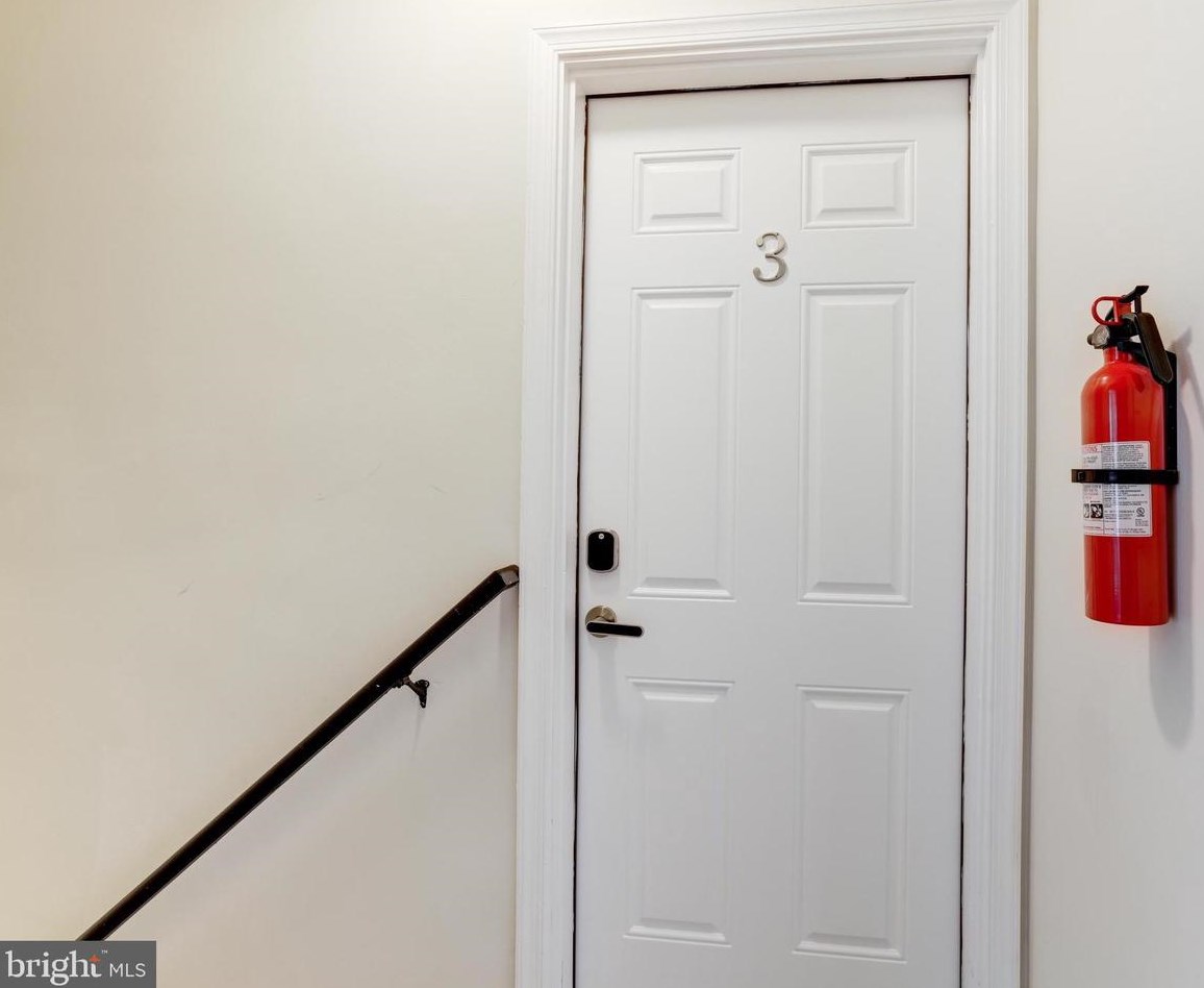 916 19 St, Washington DC 20002-4085 exterior