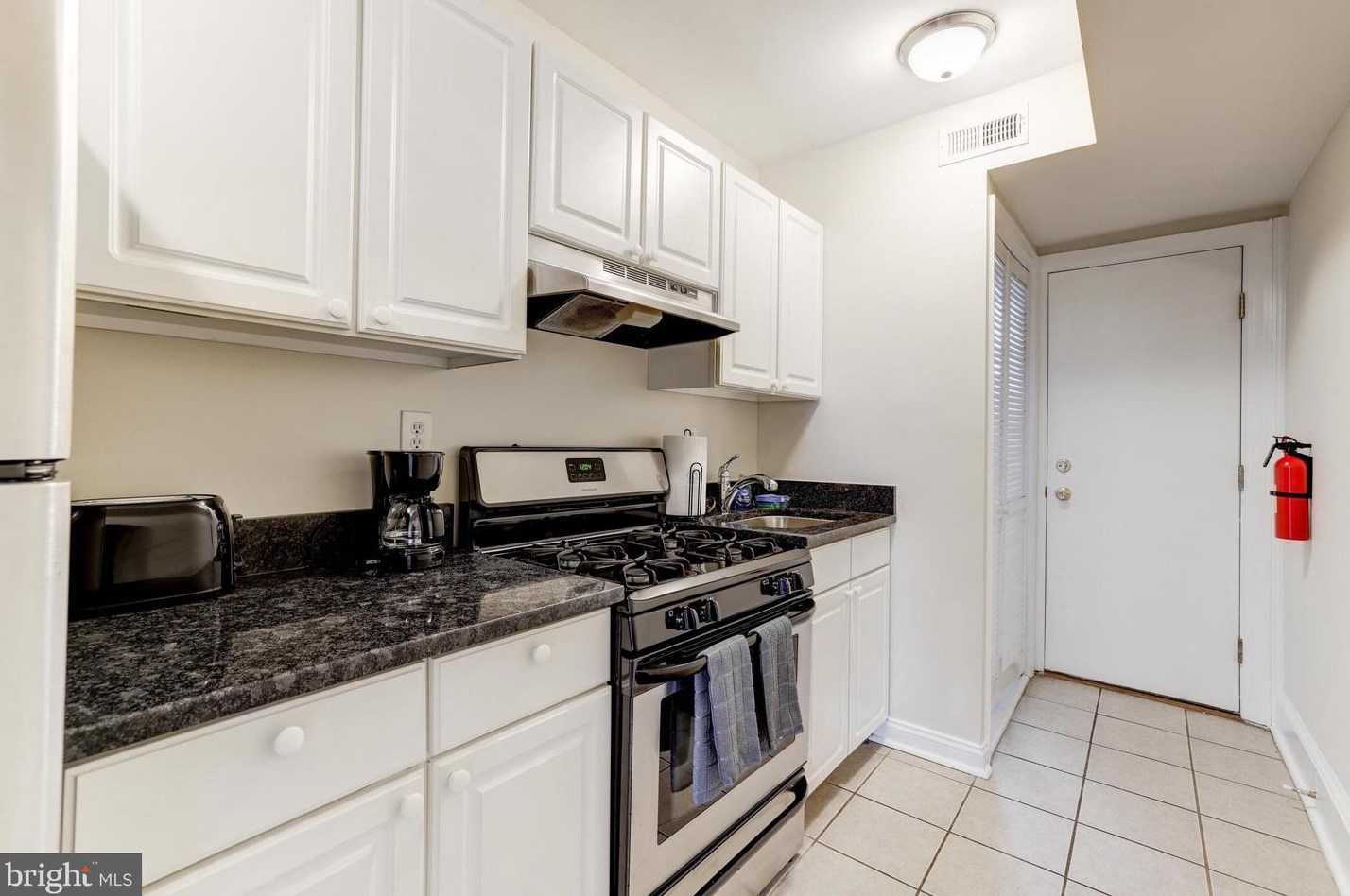 916 19 St, Washington DC 20002-4085 exterior