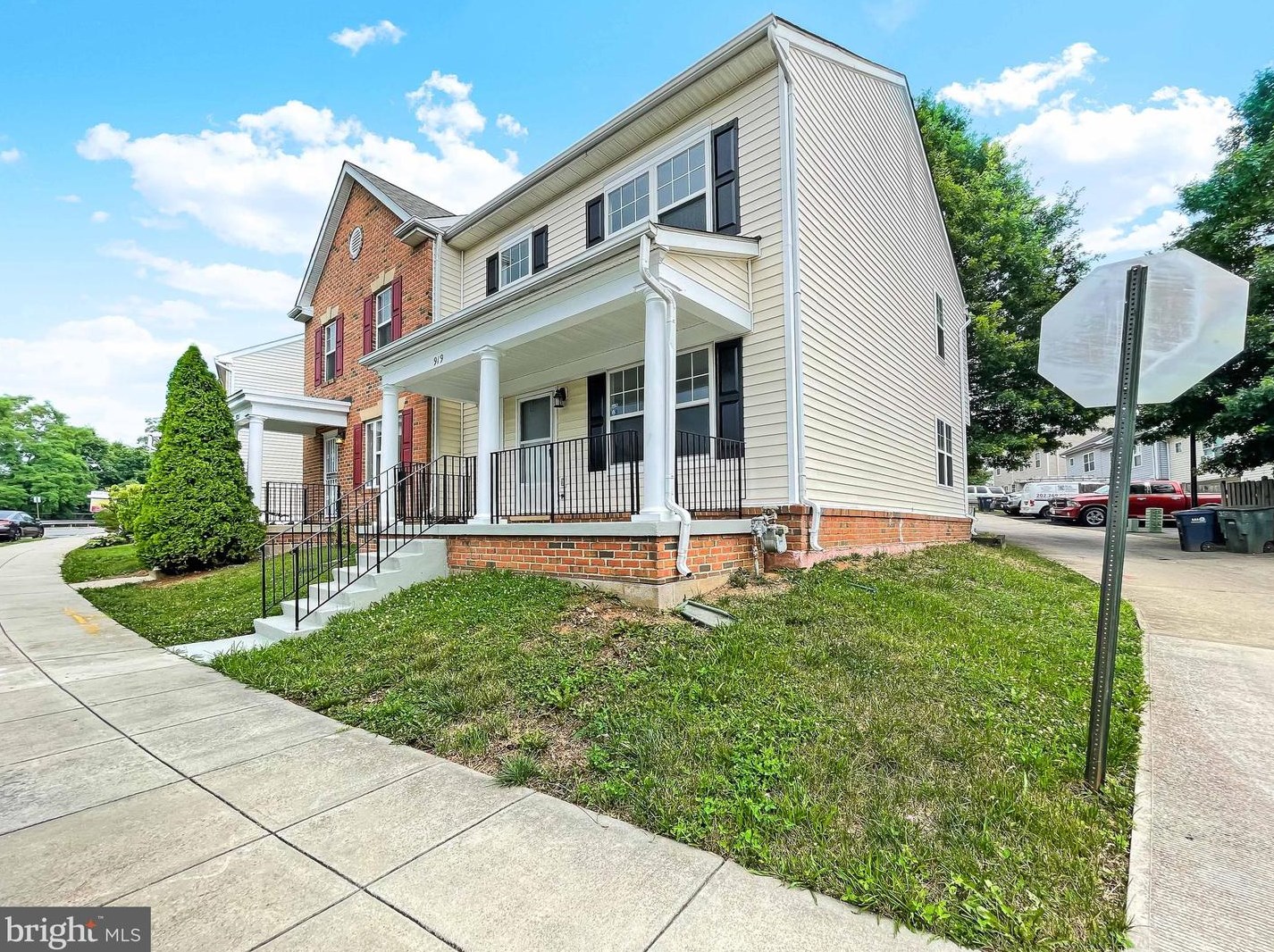919 Blakney Ln, Washington, DC 20032-4333