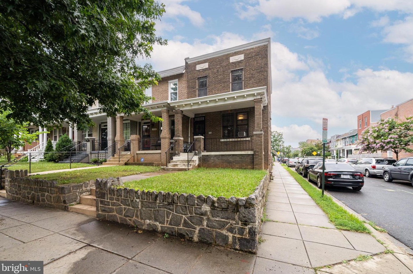 932 14th St, Washington, DC 20003-4402