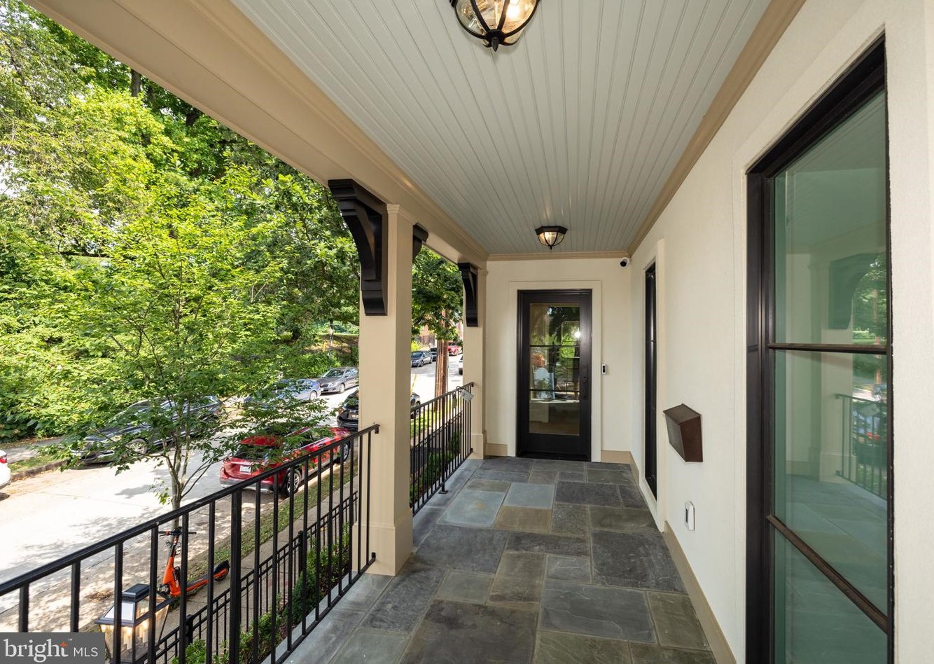 1601 38th St, Washington DC  20020-2327 exterior