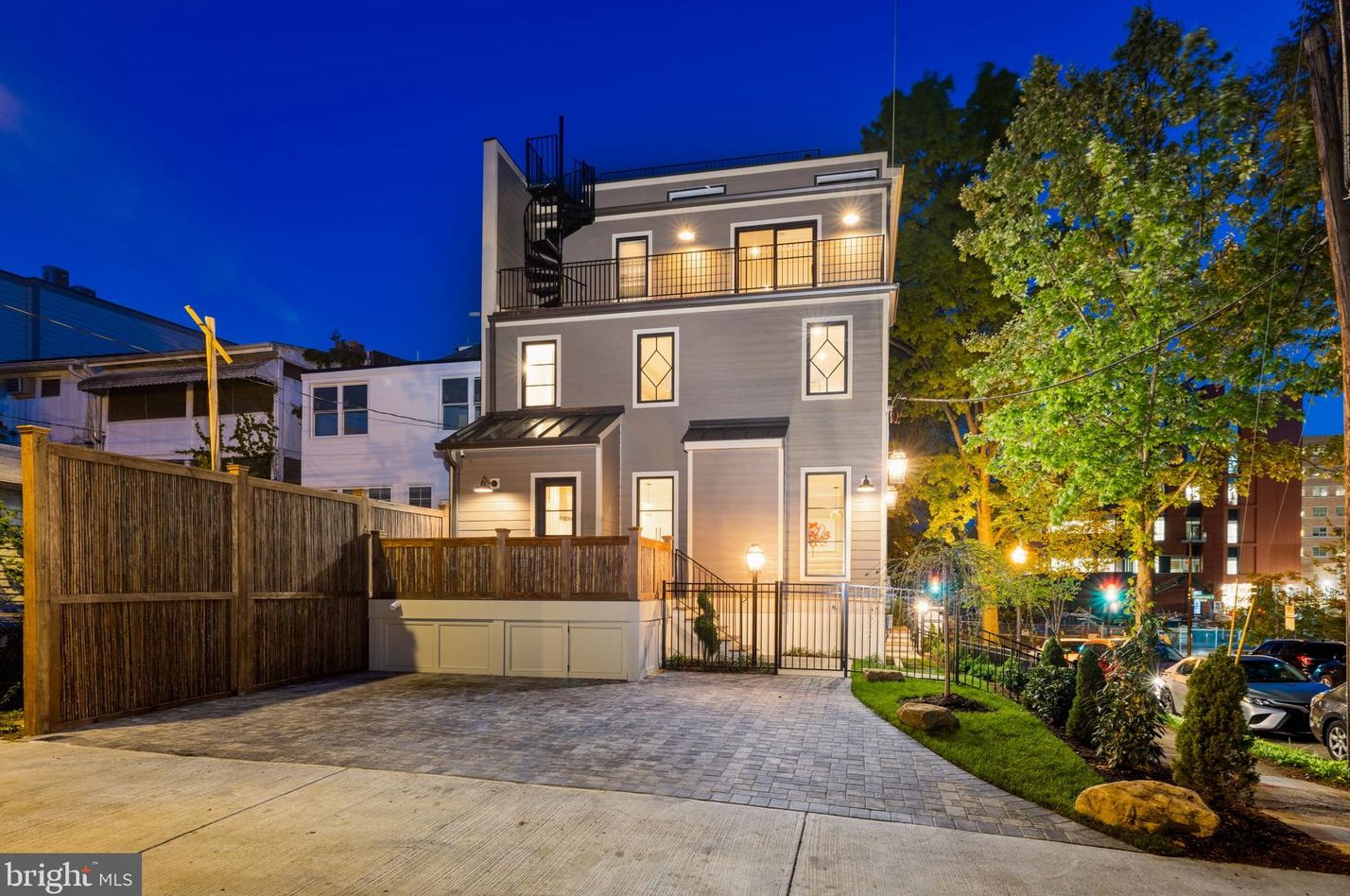 1601 38th St, Washington DC  20020-2327 exterior