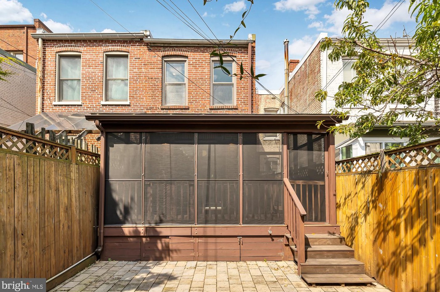 415 10 St, Washington DC 20003-2133 exterior