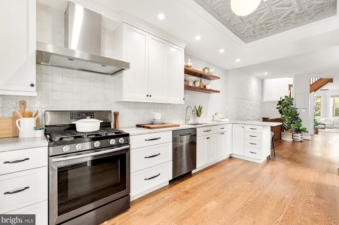 415 10 St, Washington DC 20003-2133 exterior