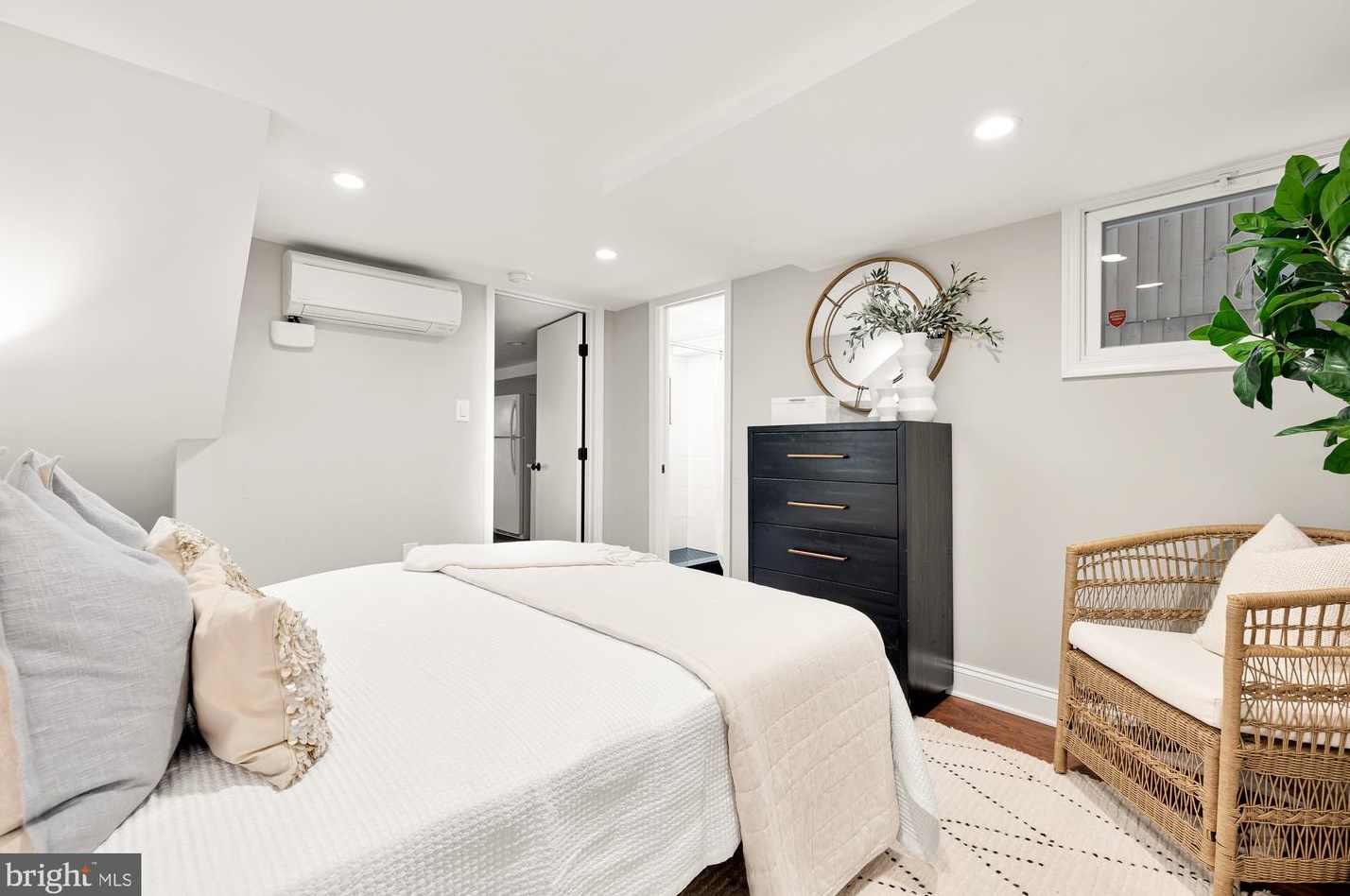 415 10 St, Washington DC 20003-2133 exterior