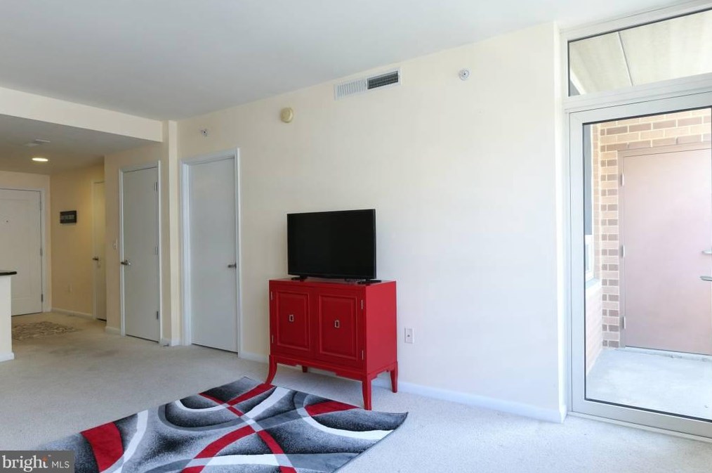 355 I St Sw #612, Washington, DC 20024