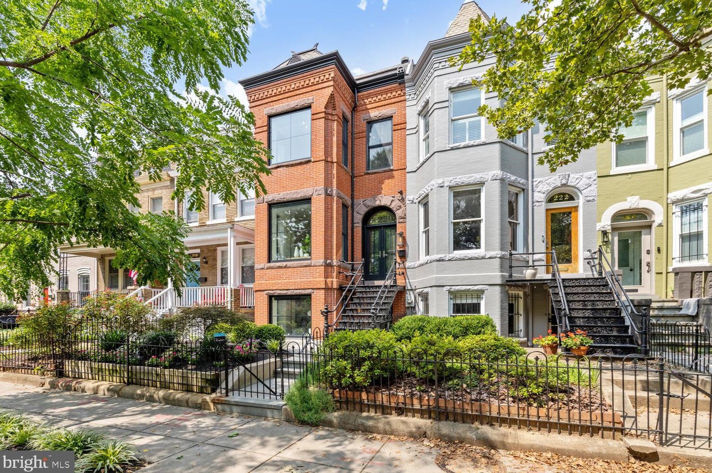 220 14th St, Washington, DC 20003-2320