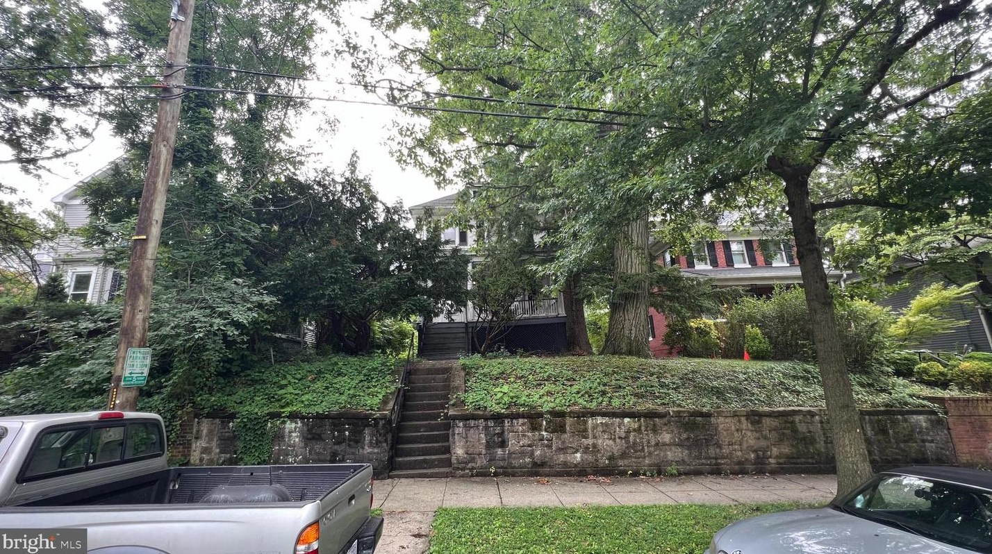 1227 Girard St, Washington, DC 20017-2424