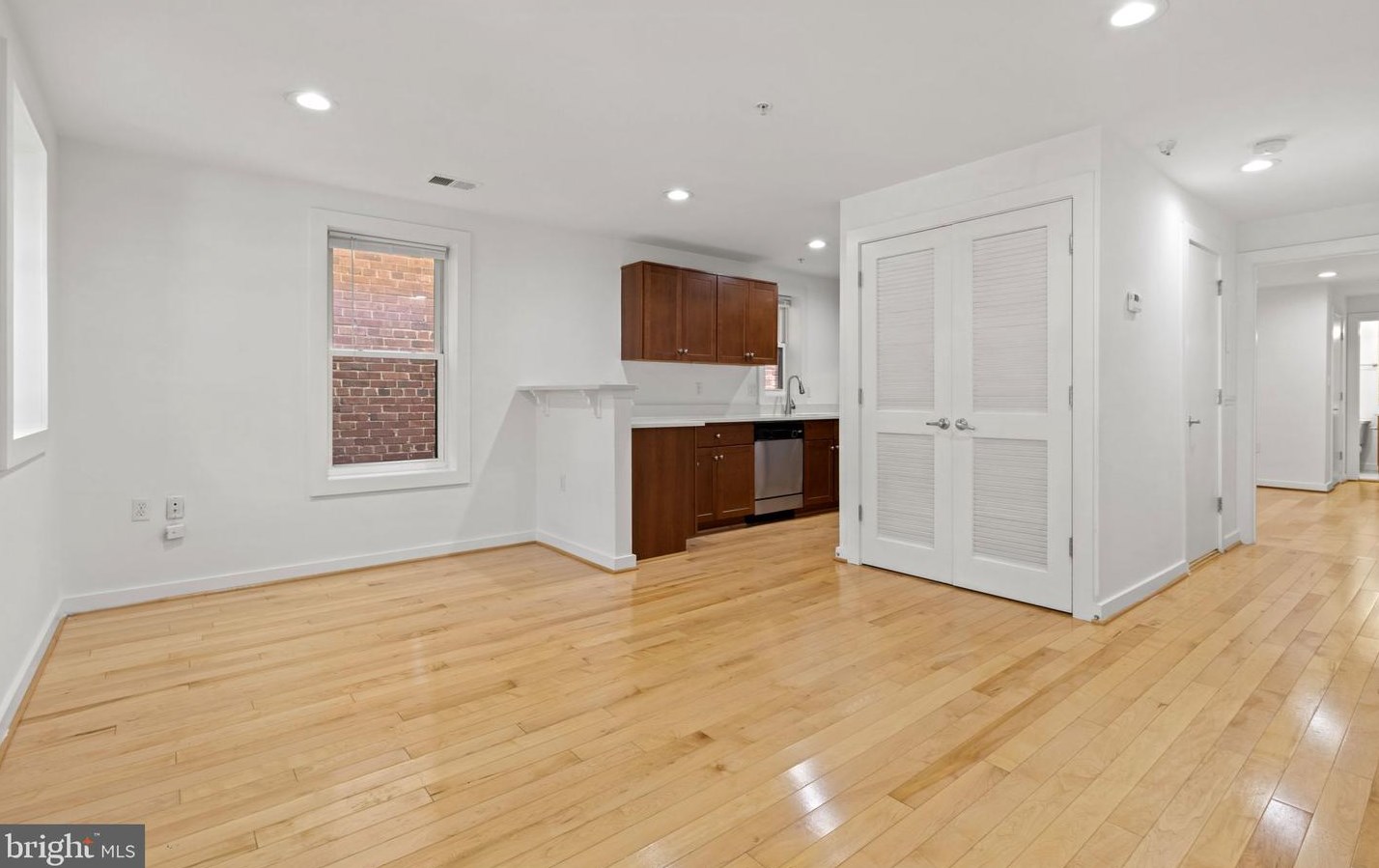 732 Lamont St Nw #201, Washington, DC 20010