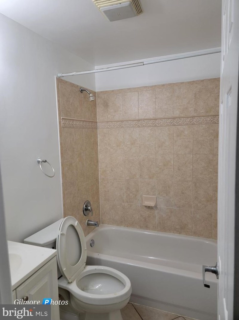 2201 Hunter Pl, Washington DC  20020-4385 exterior