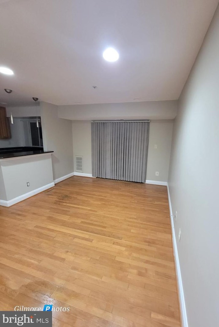2201 Hunter Pl, Washington, DC 20020-4385