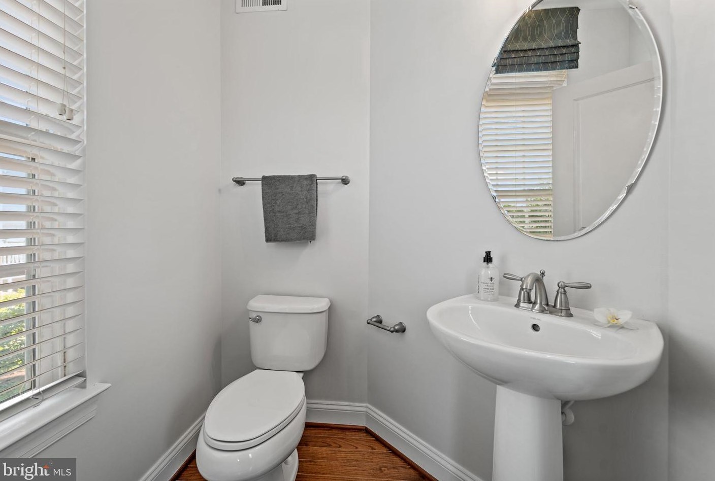 3810 Ft Lincoln Dr, Washington DC 20018-4311 exterior