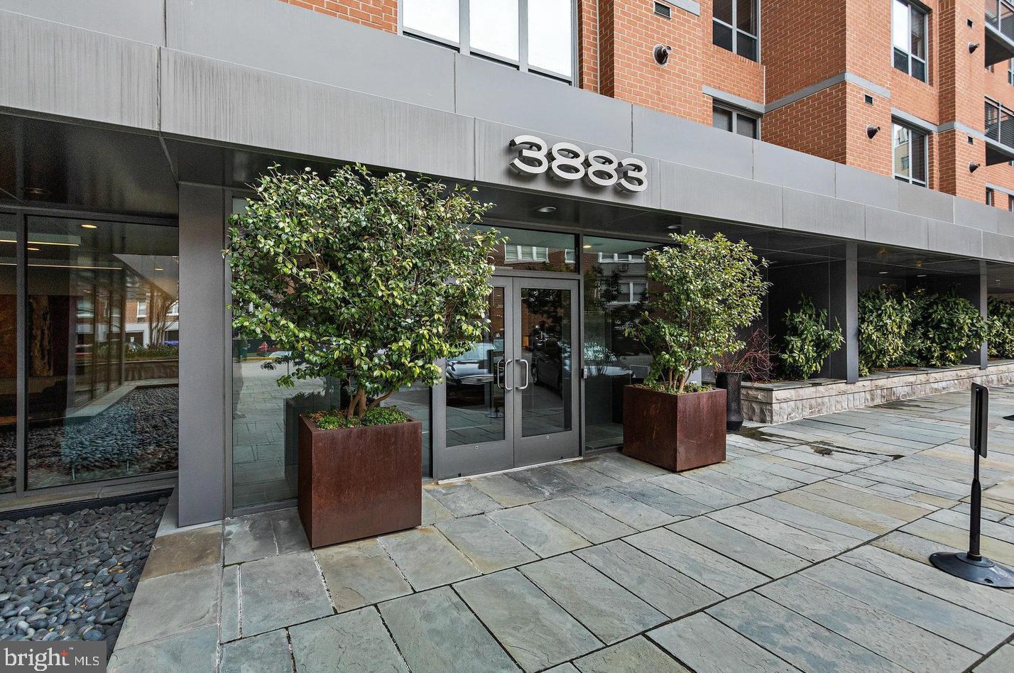 3883 Connecticut Ave, Washington DC  20008-4566 exterior