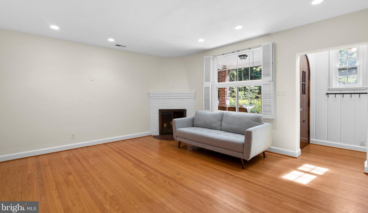 2039 Huidekoper Pl Nw, Washington, DC 20007