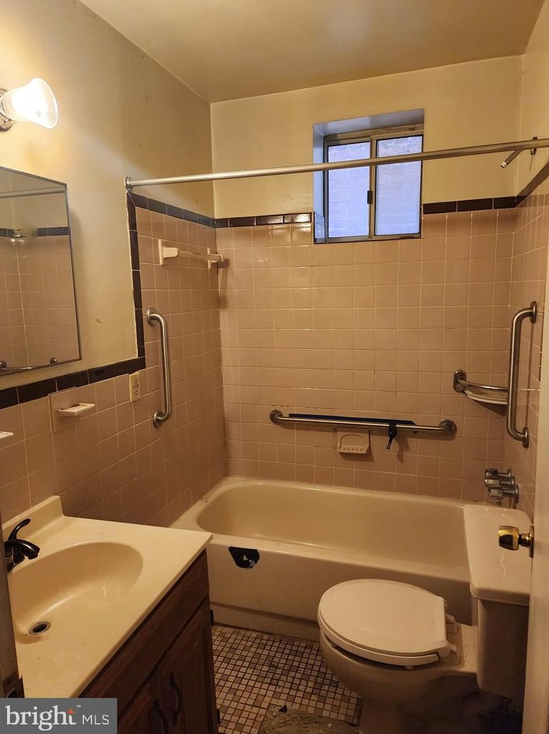 608 9th St, Washington, DC 20001-5301