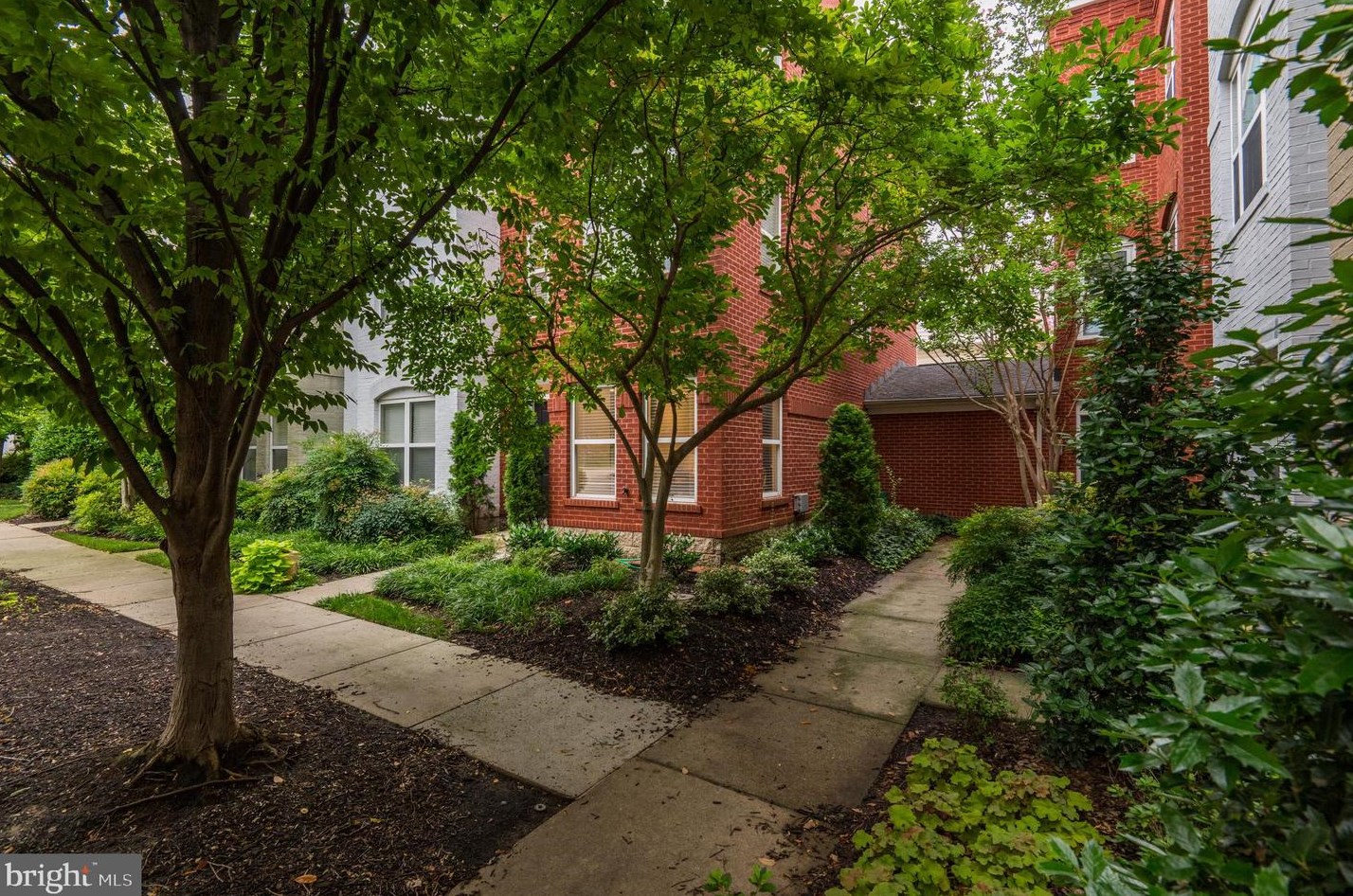 2115 12th Pl, Washington, DC 20009-7510