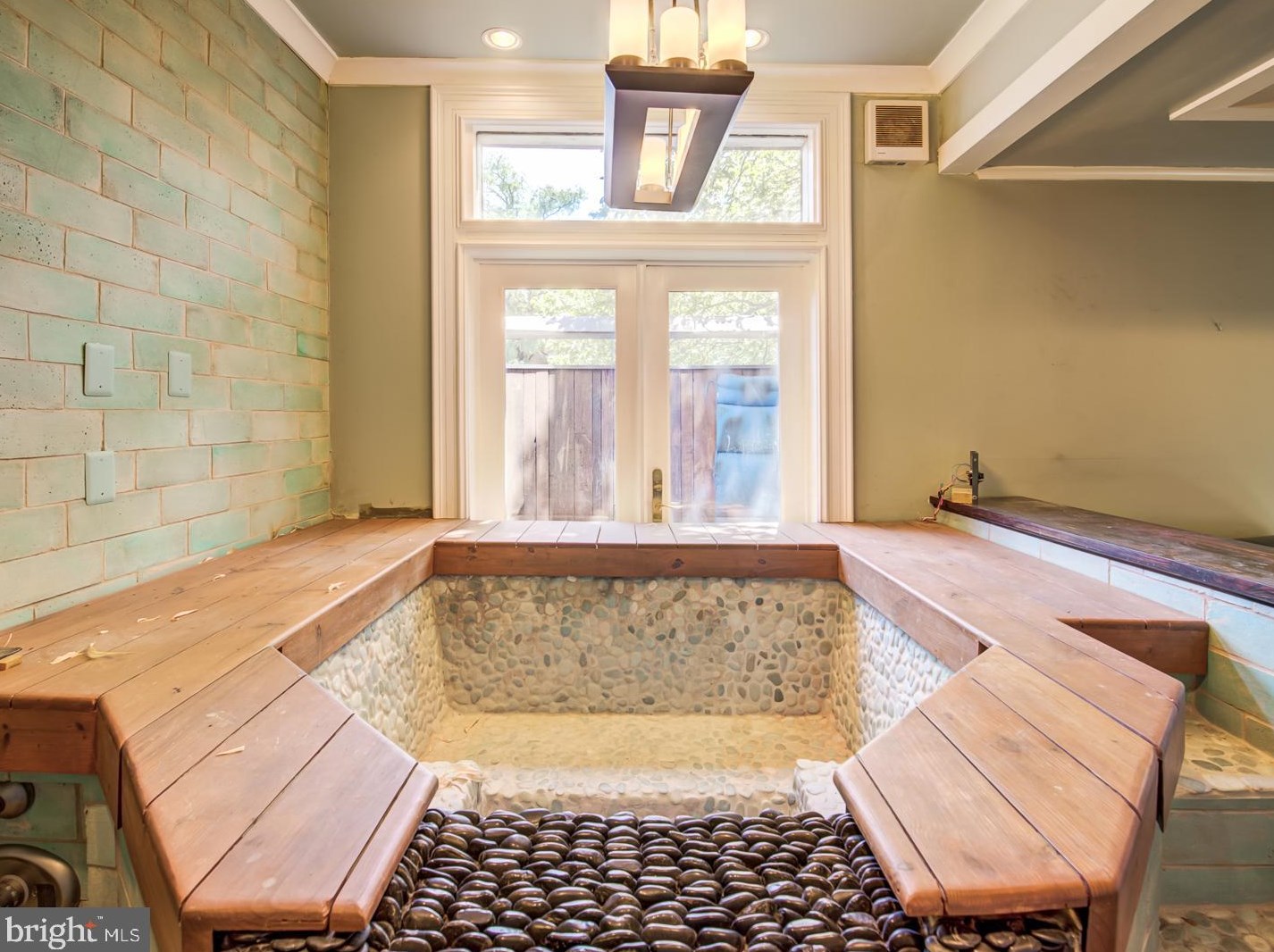 1324 Kenyon St, Washington DC 20010-2493 exterior