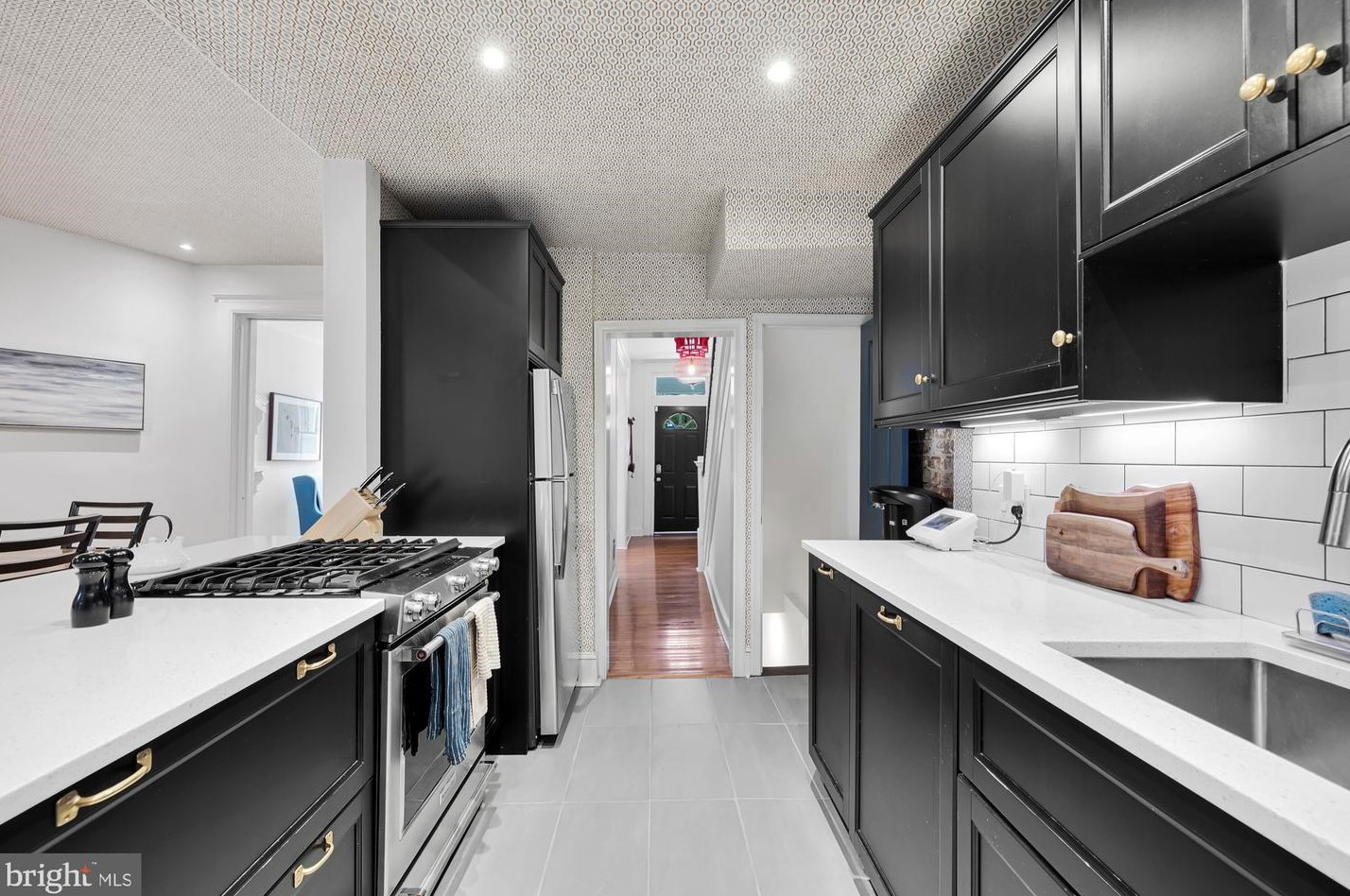 613 Kenyon St, Washington DC  20010-2909 exterior