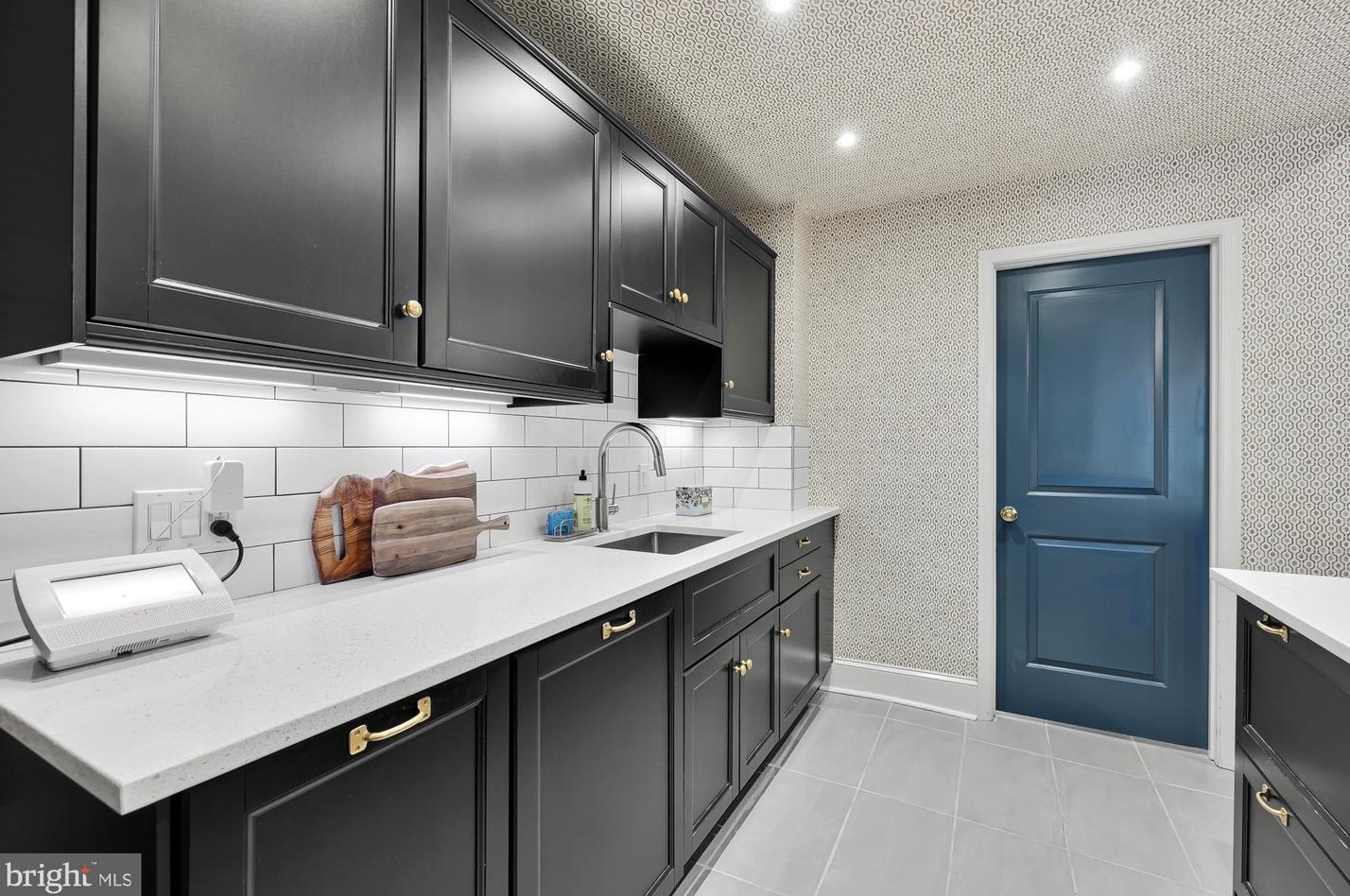 613 Kenyon St, Washington DC  20010-2909 exterior