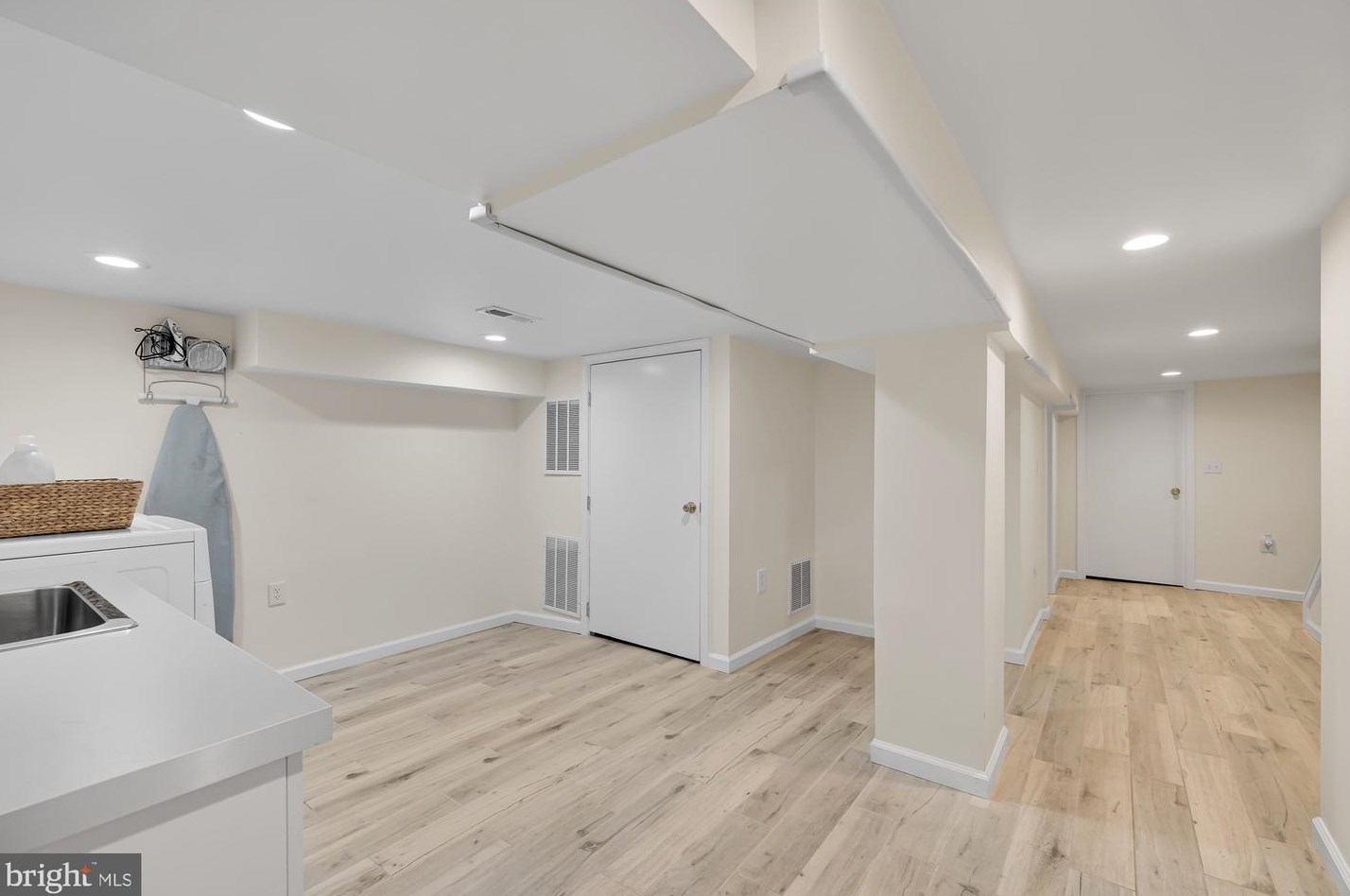 613 Kenyon St, Washington DC  20010-2909 exterior