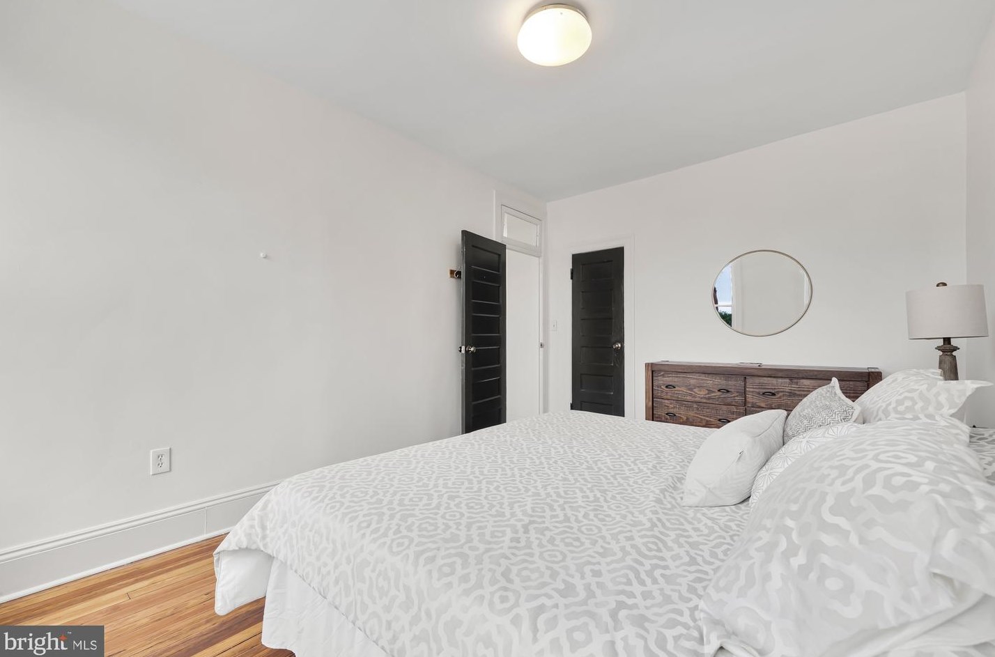 613 Kenyon St, Washington DC  20010-2909 exterior