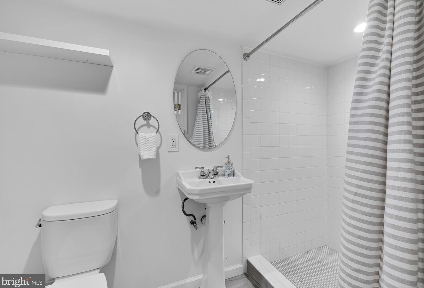 613 Kenyon St, Washington DC  20010-2909 exterior