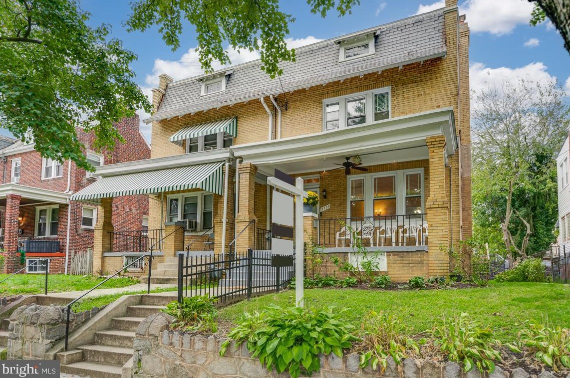 5720 3rd Pl, Washington, DC 20011-2105