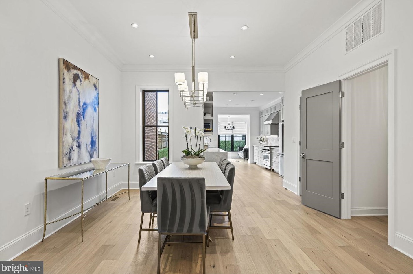 1632 15th St, Washington DC  20009-3850 exterior