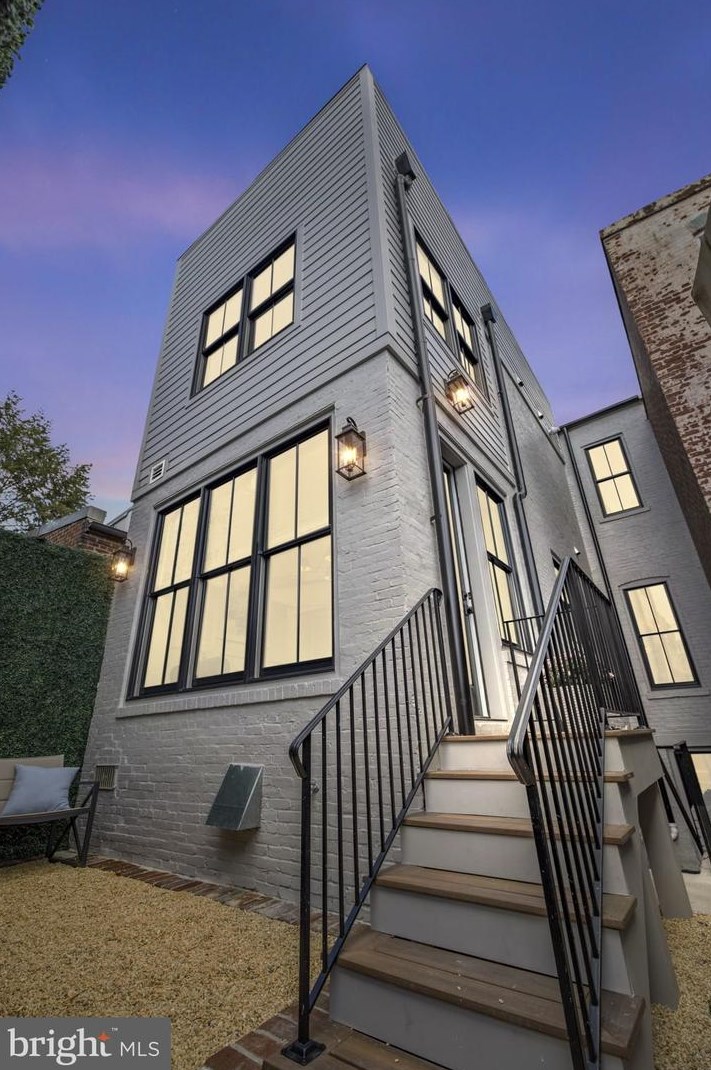 1632 15th St, Washington DC  20009-3850 exterior