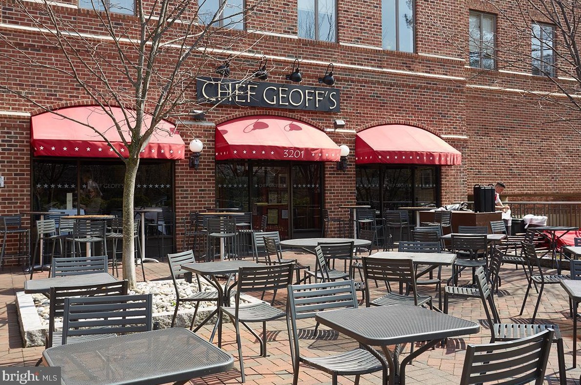 2720 Wisconsin Ave, Washington DC  20007-4655 exterior