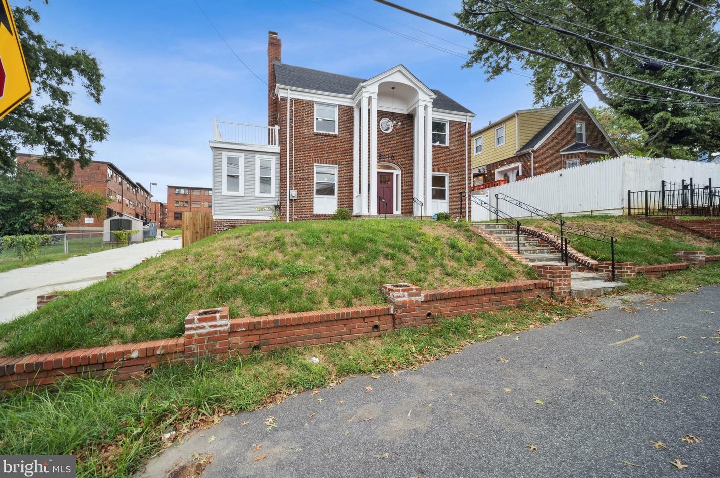 5010 Brooks St, Washington DC  20019-5318 exterior