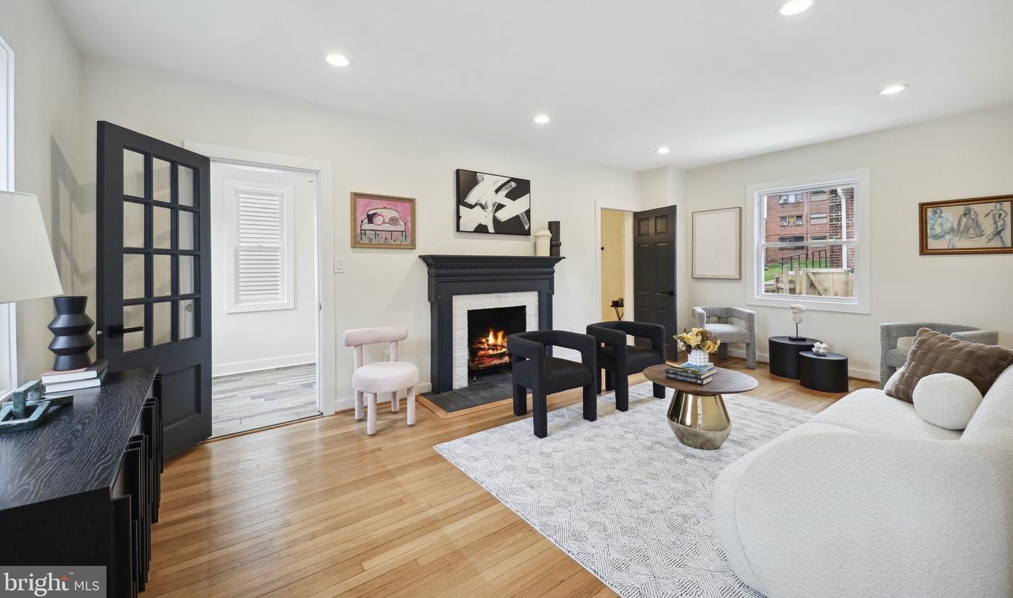 5010 Brooks St, Washington DC  20019-5318 exterior