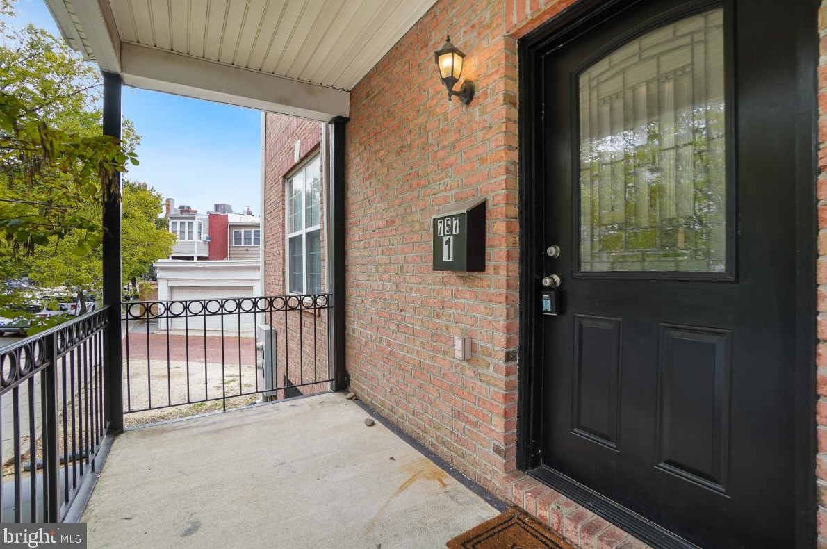 757 Park Rd Nw #1, Washington, DC 20010