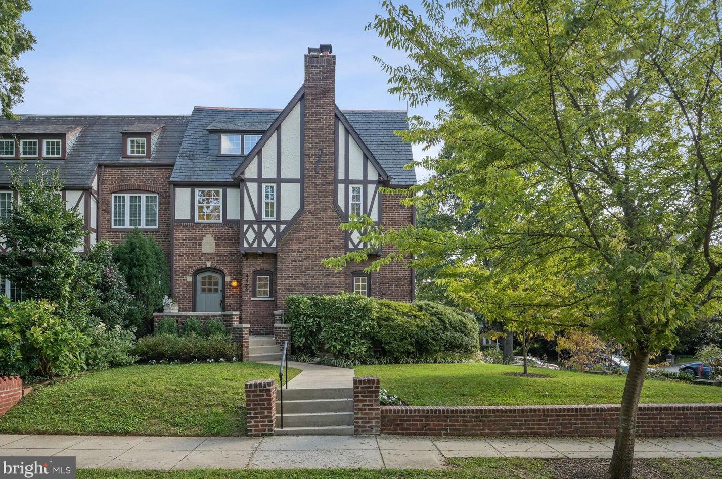 4464 Greenwich Pkwy, Washington, DC 20007-2068