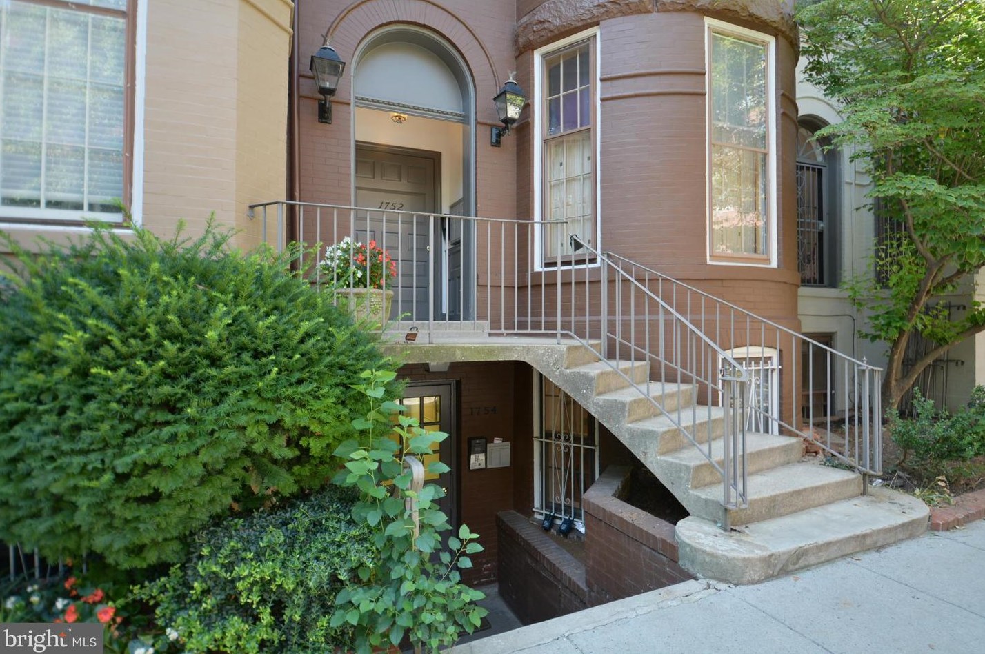 1754 Corcoran St, Washington, DC 20009-2476