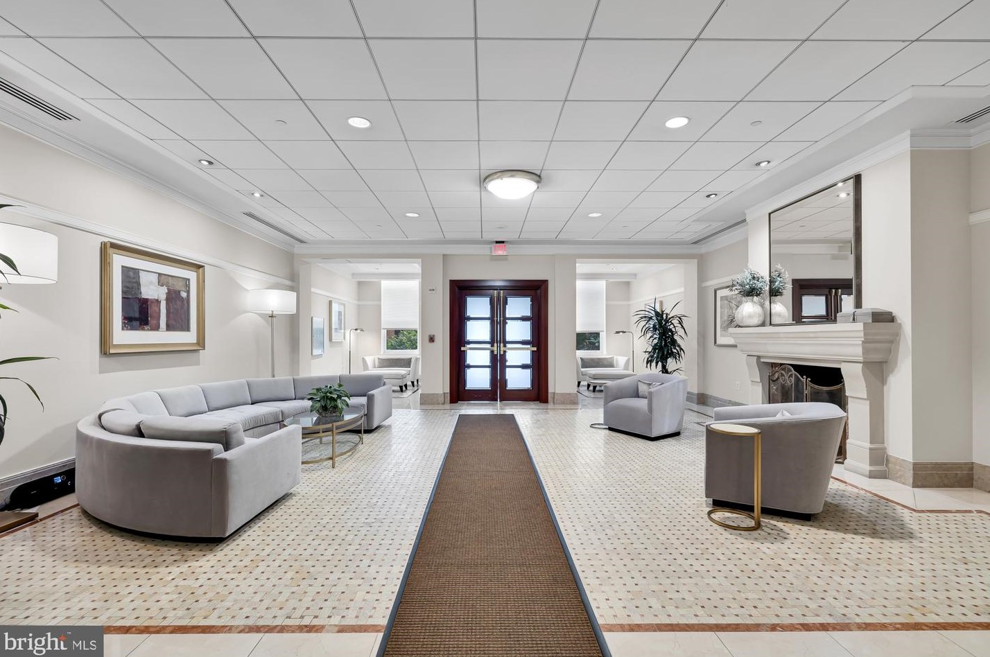 2425 L St Nw #305, Washington, DC 20037