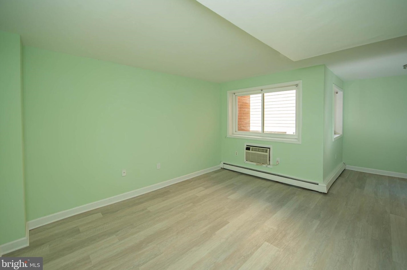 1341 Clifton St Nw #104, Washington, DC 20009