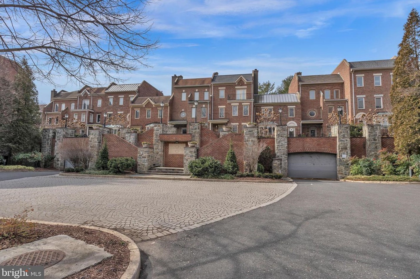 4032 Chancery Ct Nw, Washington, DC 20007