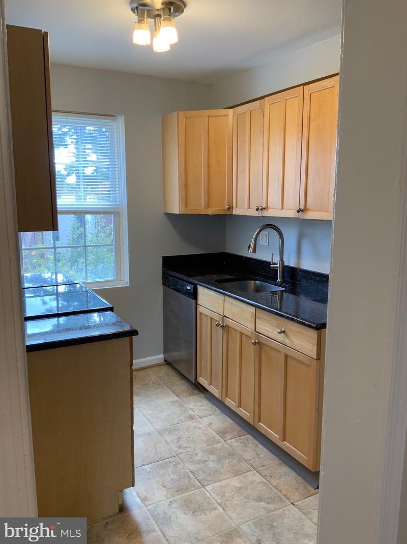 2008 Fort Davis St Se #301, Washington, DC 20020