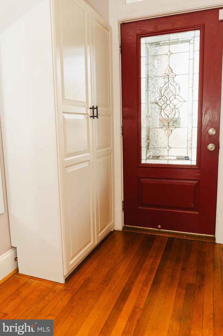 636 Kenyon St, Washington DC  20010-2910 exterior