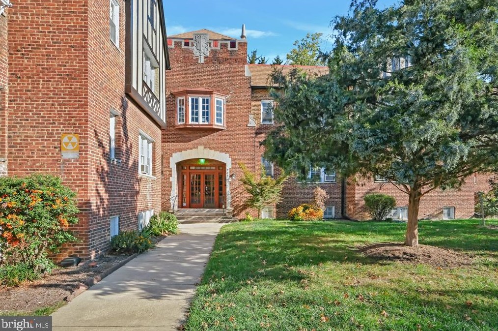 235 Emerson St Nw #203, Washington, DC 20011
