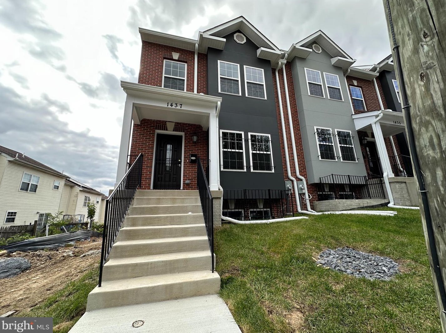 1437 Howard Rd, Washington, DC 20020-4452